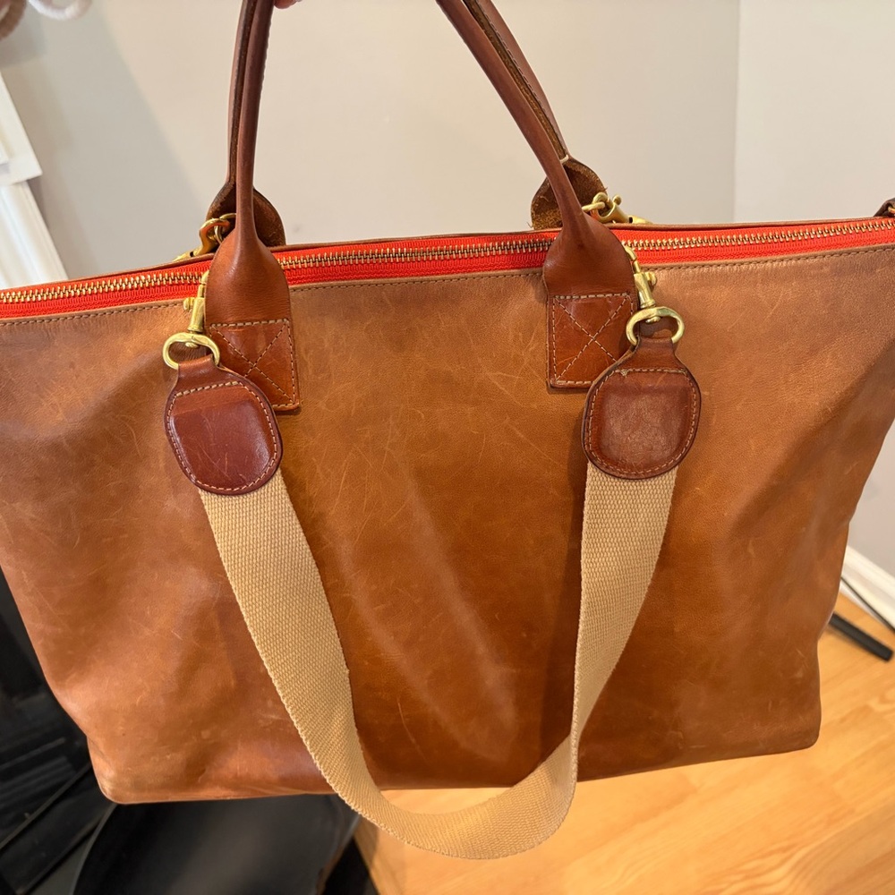 The Hugh Crossbody in Chestnut poppy zipper and detachable straps. - Picture 2 of 4